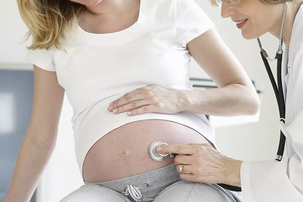 高龄孕妇分娩胎儿有窒息风险