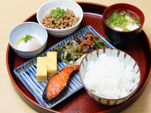 日本早餐以清淡为主
