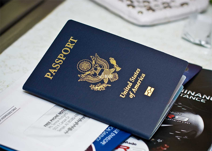 持美国护照免签180国