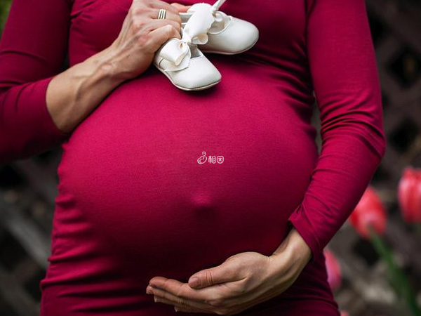 高龄女性怀孕易引发各种妊娠合并症
