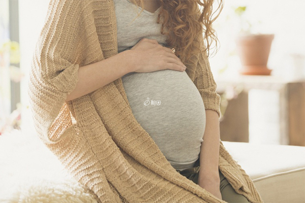 36周臀位孕妇在睡觉时要注意睡姿