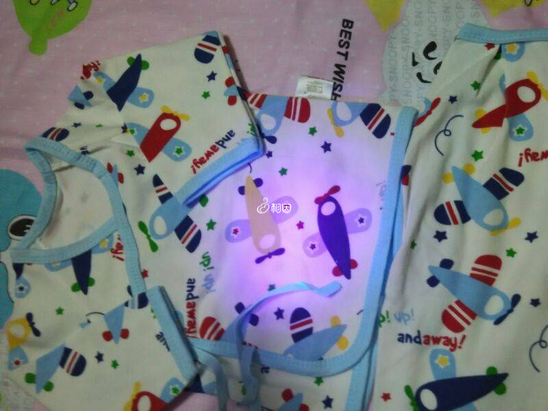 A类的婴儿衣服含有荧光剂