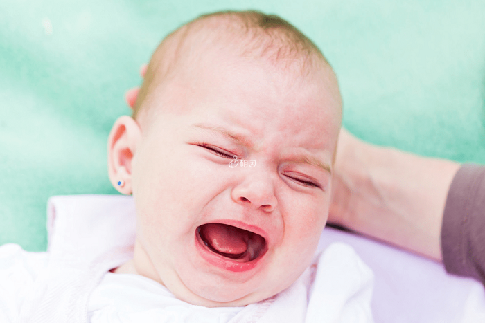 宝宝二月闹一般是出现在宝宝出生后25-60天
