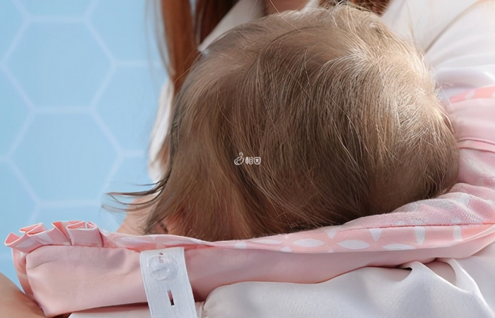 网传有许多婴儿42秒快速入睡法