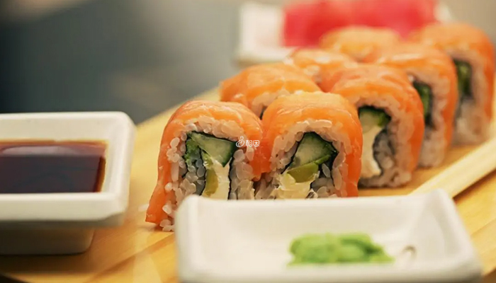 哺乳期吃寿司最好不放芥末