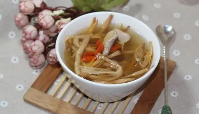 黄花菜瘦肉汤