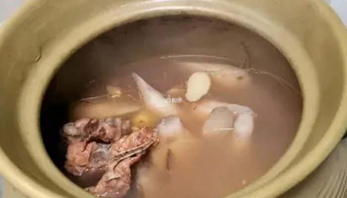 鲜土茯苓煲猪汤