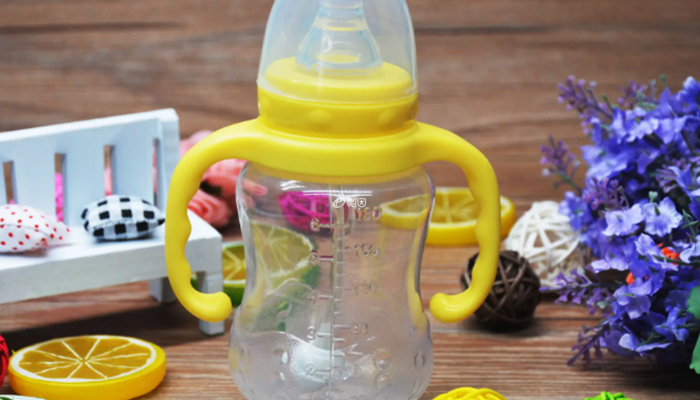 塑料奶瓶使用寿命短