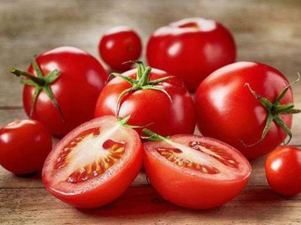 西红柿拌白糖可在孕期食用